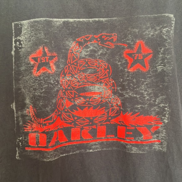 ✅ OAKLEY Rattlesnake Snake Spell Out Logo Tee Shirt Regular Fit Navy Size Small - Picture 3 of 5